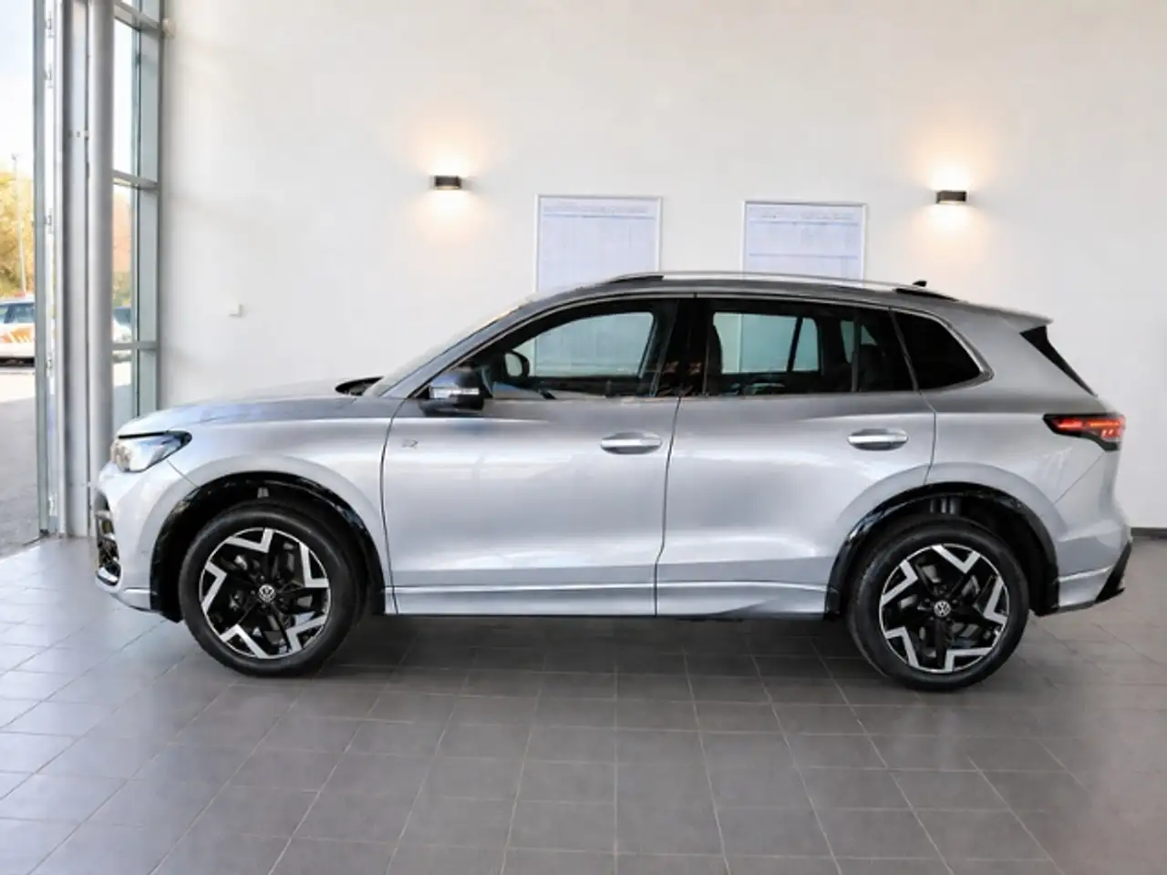 Volkswagen Tiguan 8