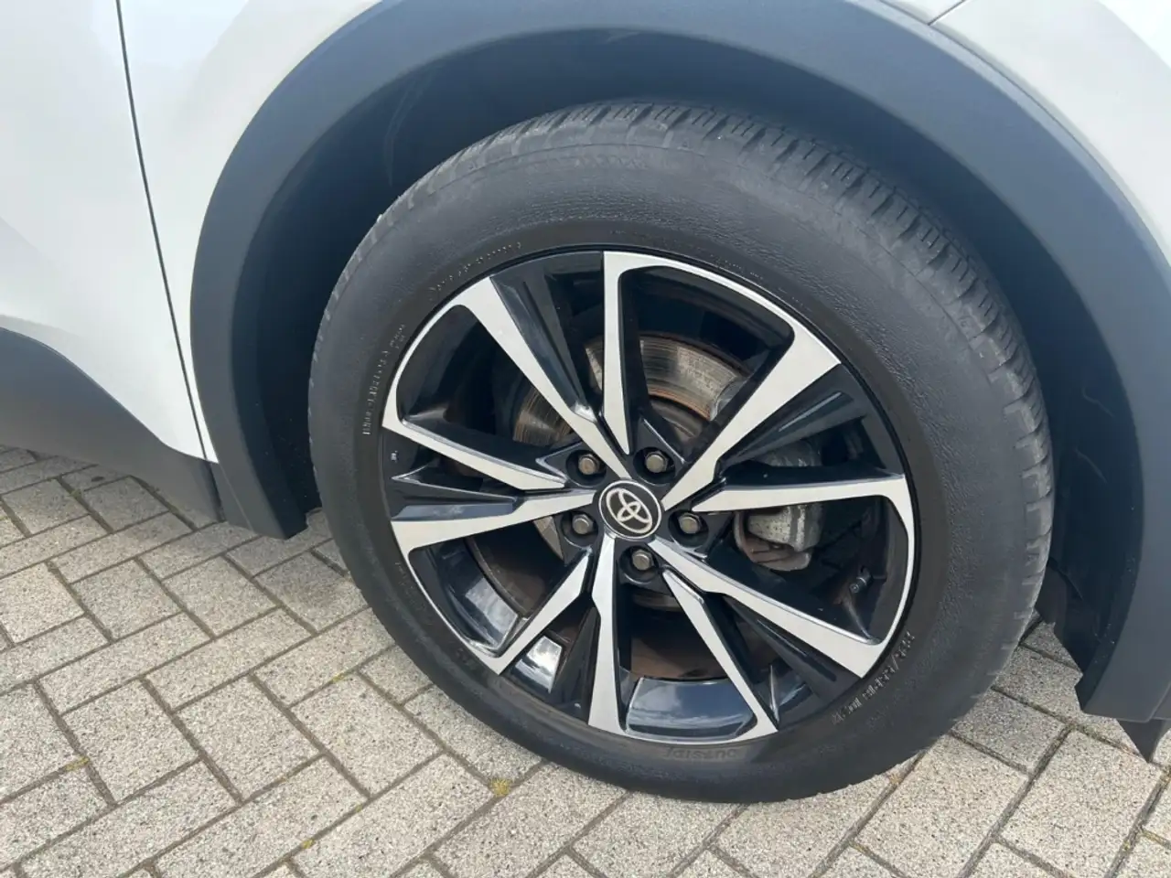 Toyota C-HR 12