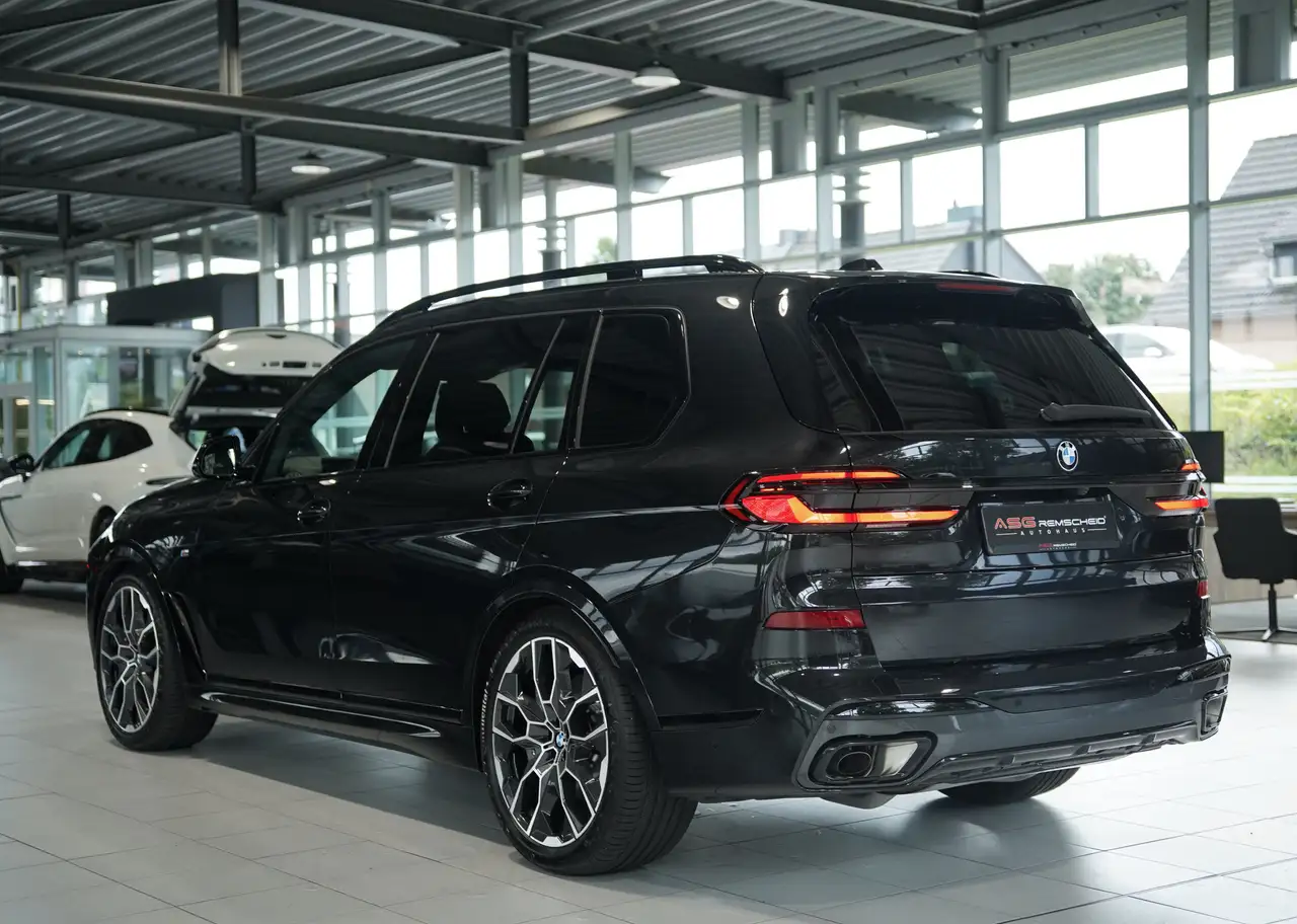 BMW X7 10