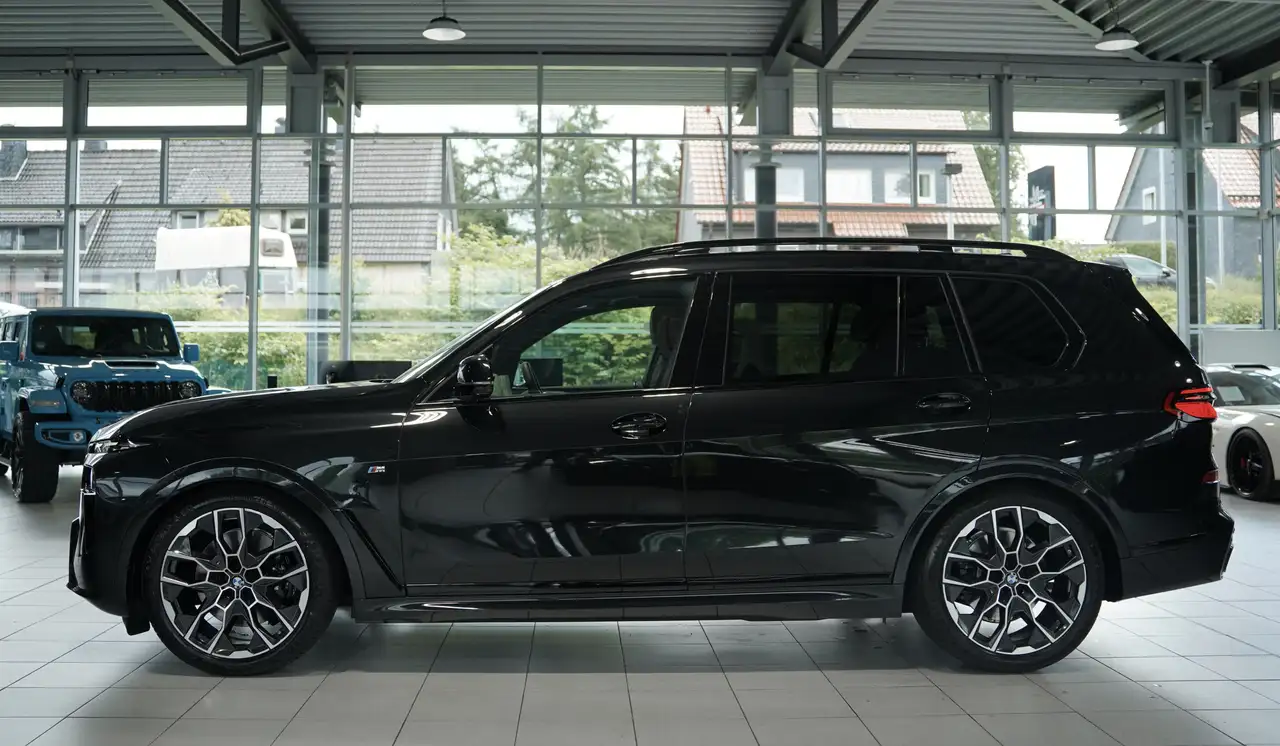 BMW X7 11