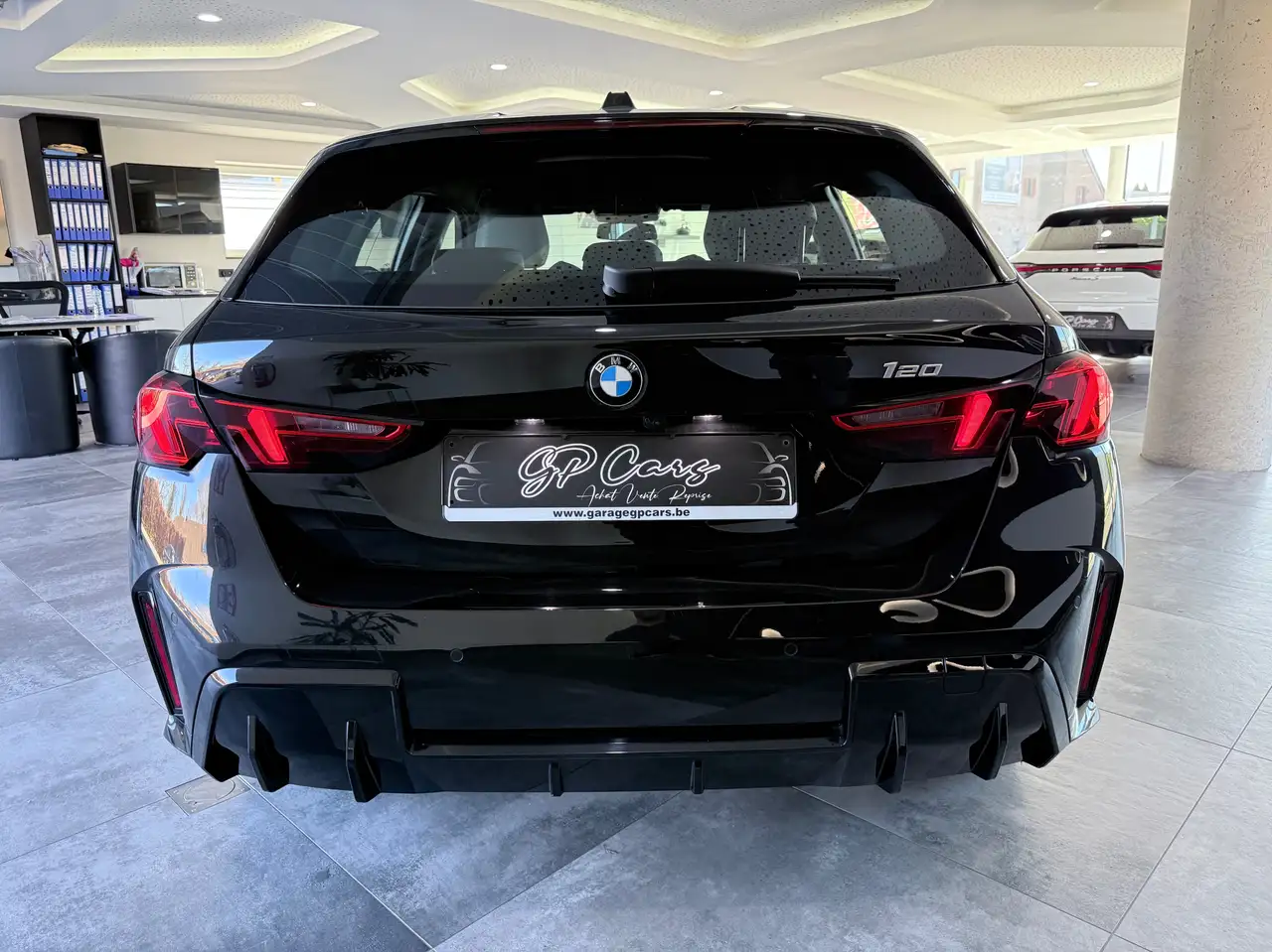 BMW 120 8