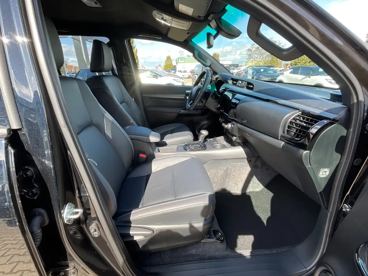 Toyota Hilux 16