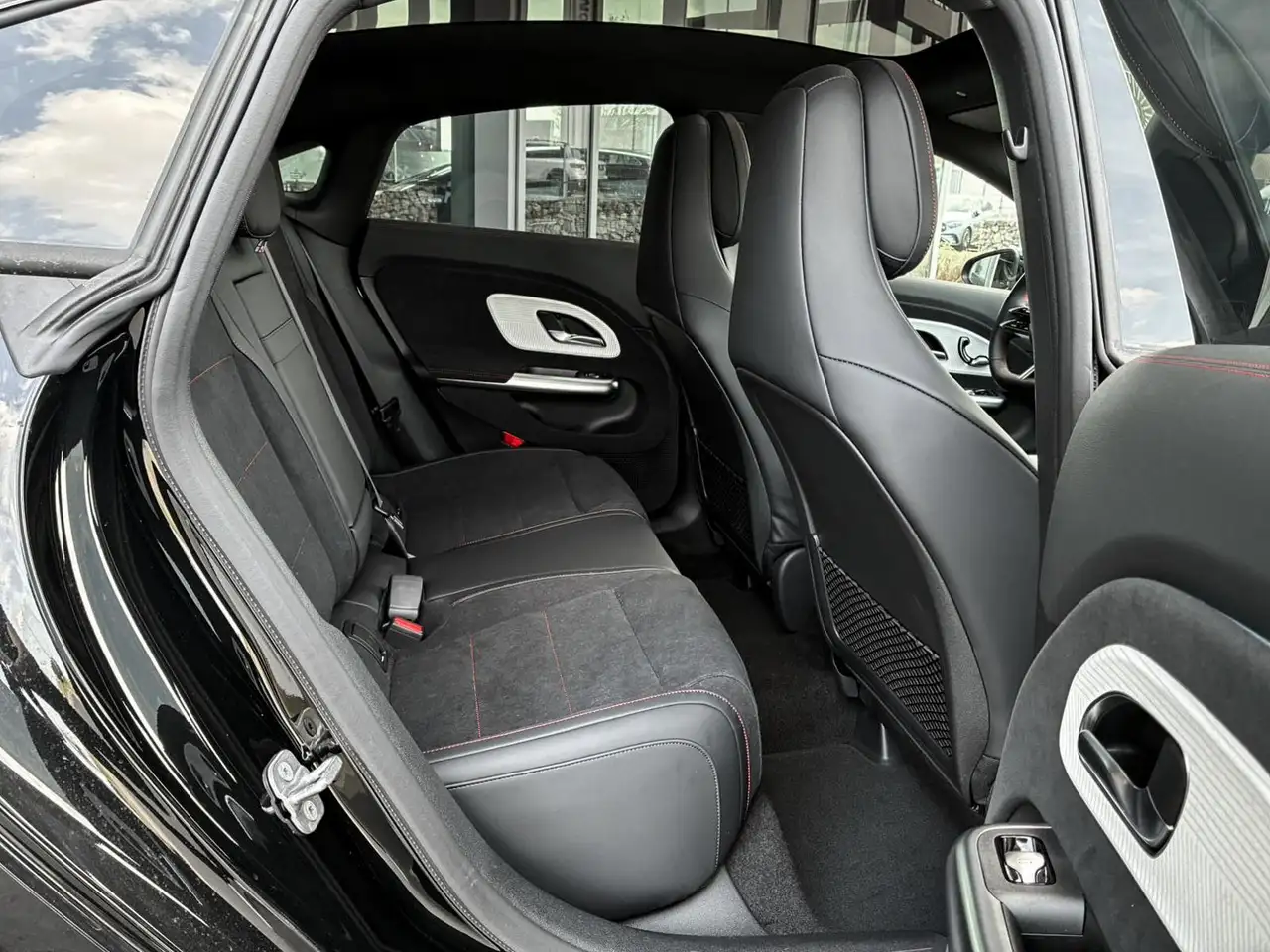 Mercedes-Benz CLA 200 9
