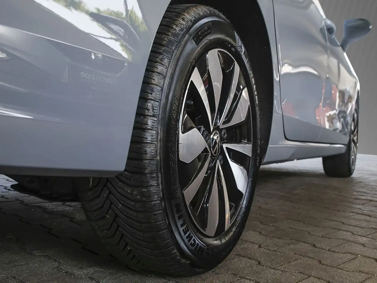 Volkswagen Golf VIII 5