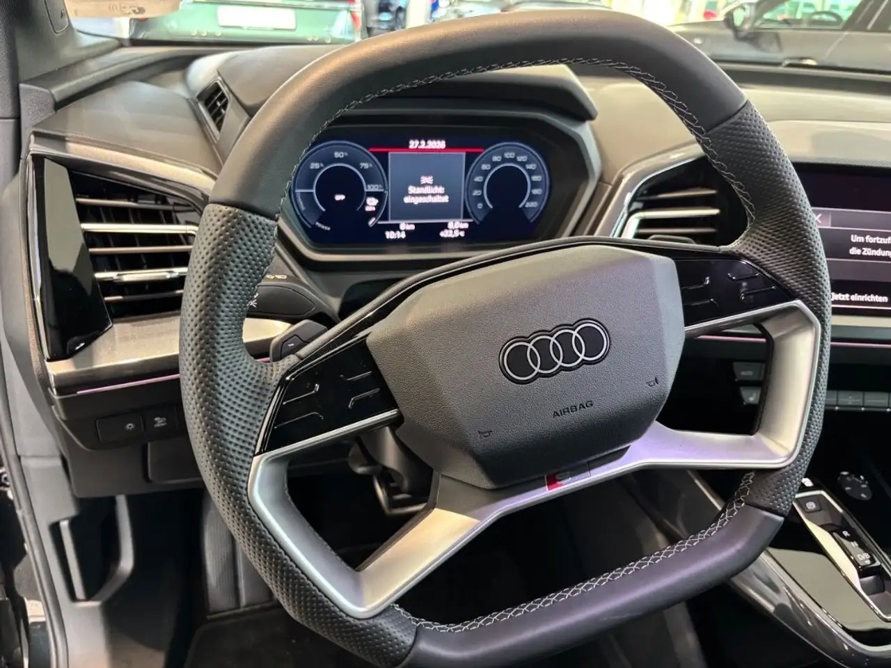 Audi Q4 15