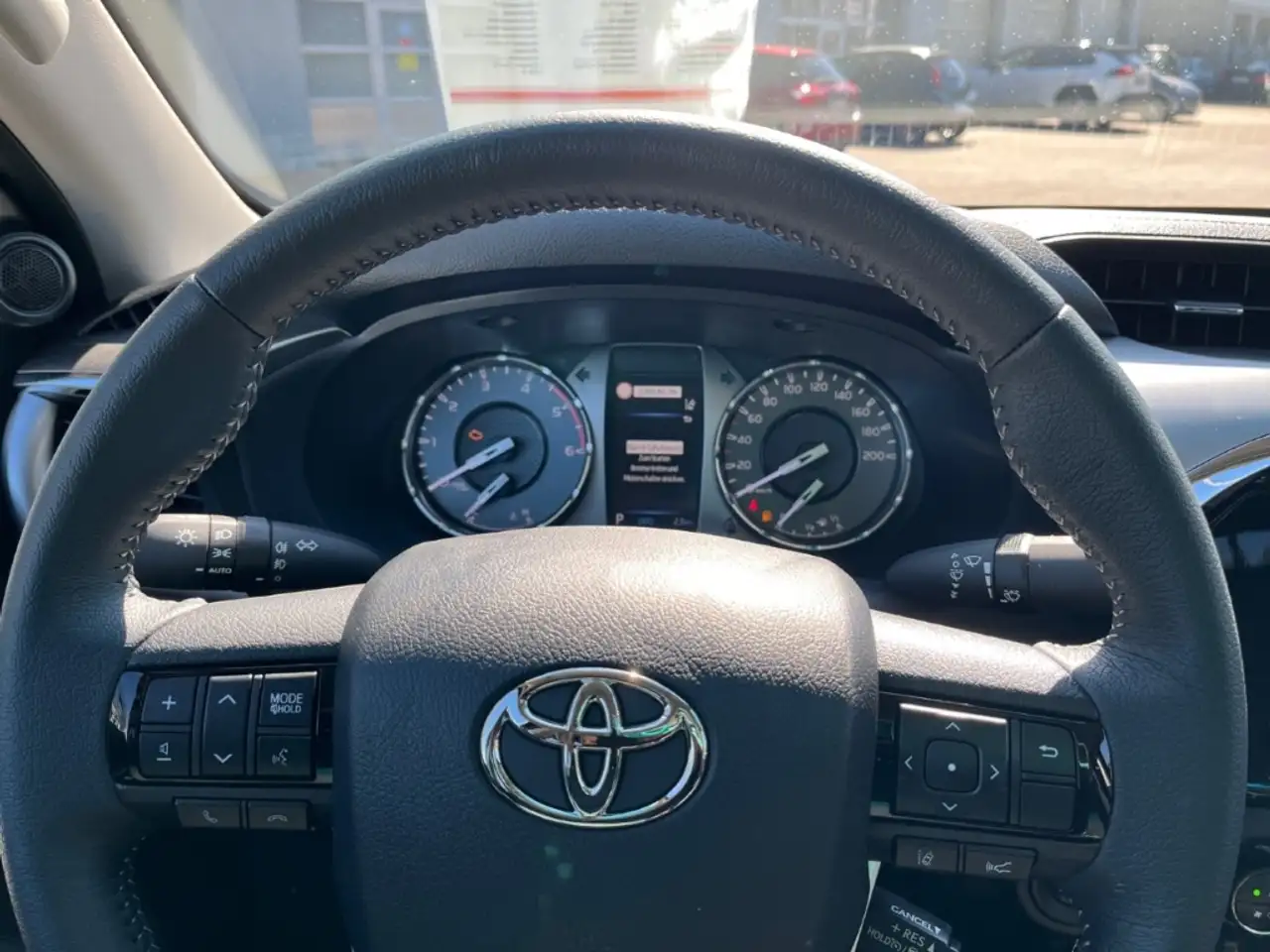 Toyota Hilux 16