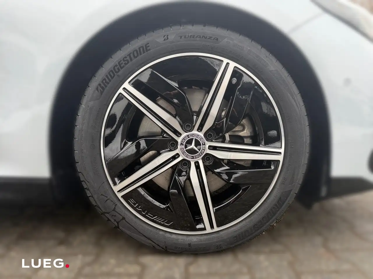 Mercedes-Benz CLA 200 8