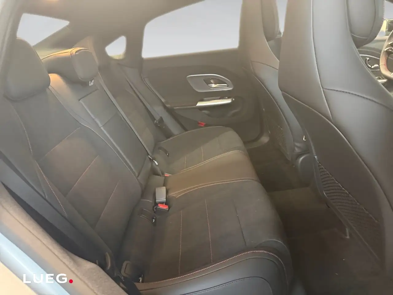 Mercedes-Benz CLA 200 13