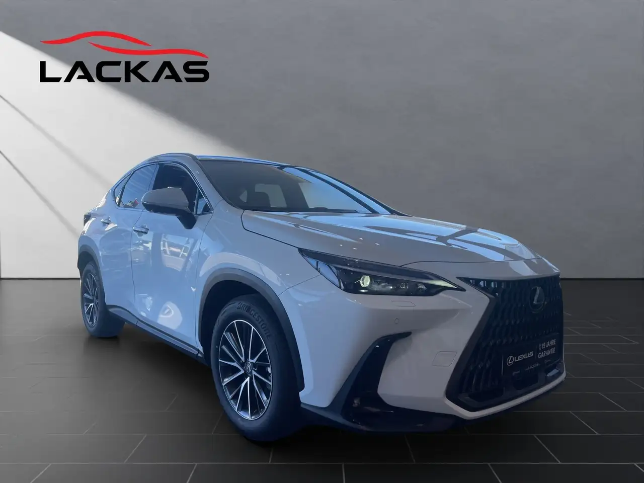 Lexus NX 7