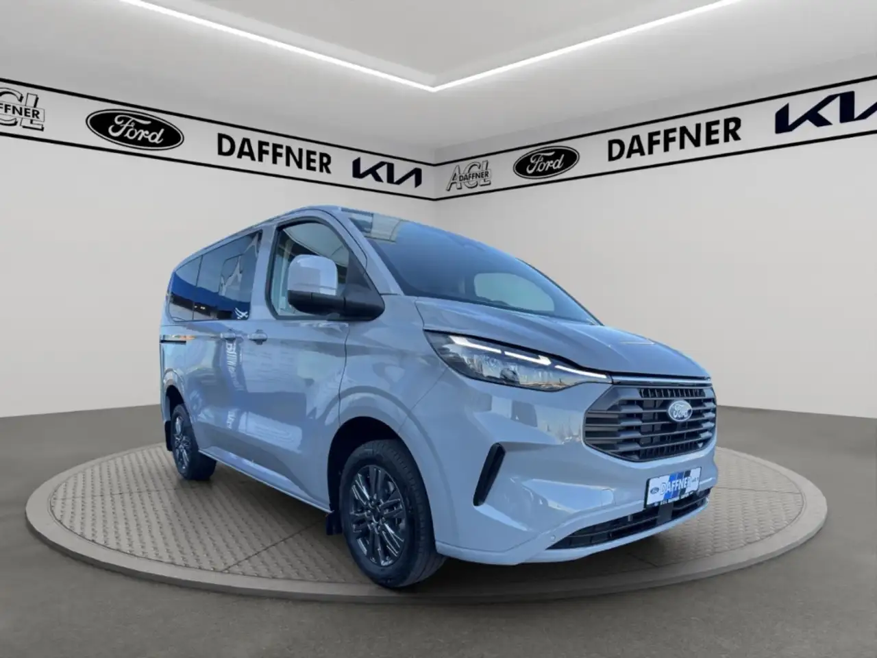 Ford Transit 9