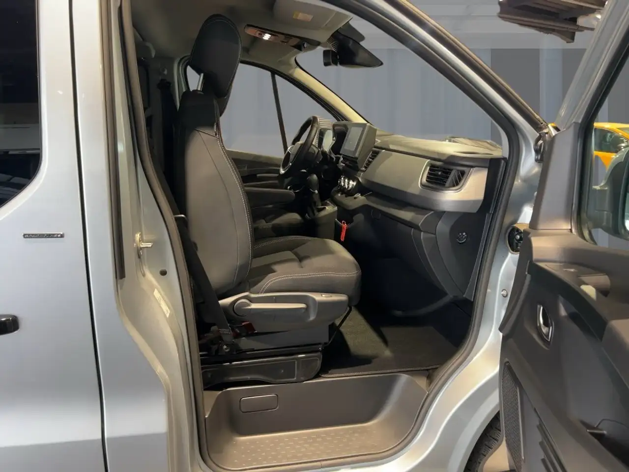 Renault Trafic 8