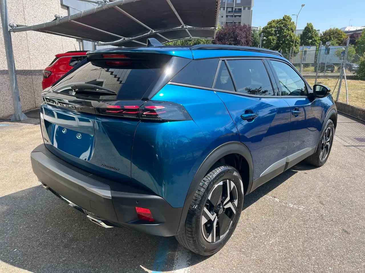 Peugeot 2008 4