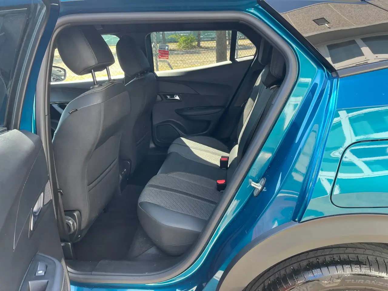 Peugeot 2008 8