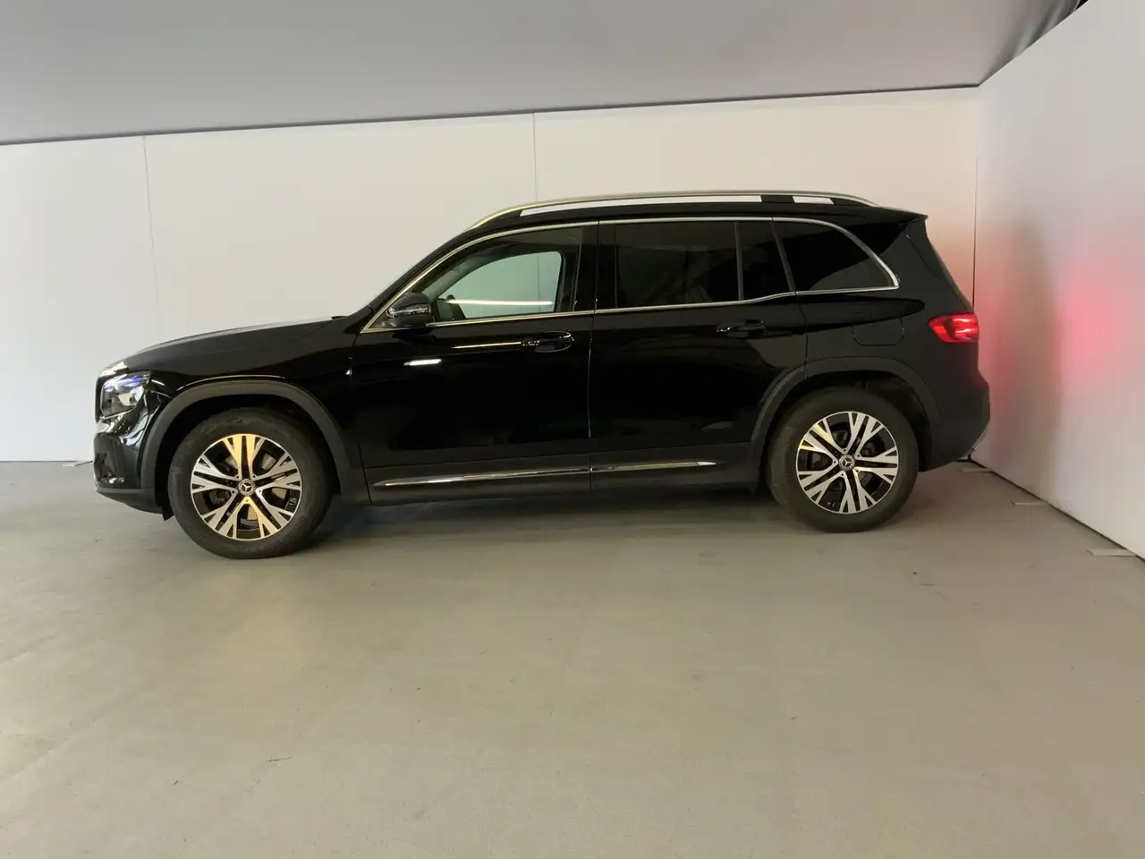 Mercedes-Benz GLB 200 3