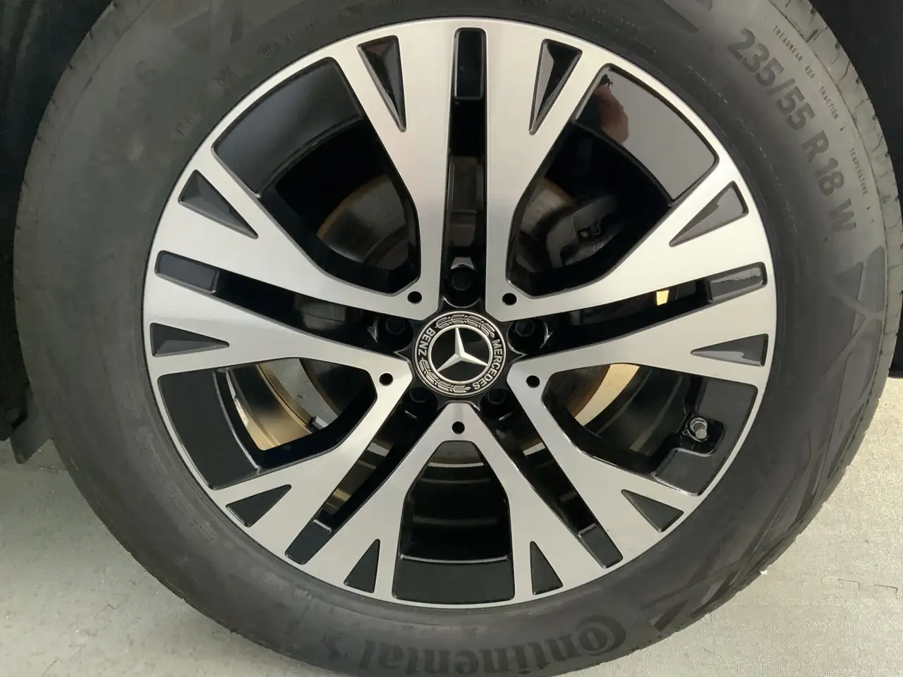Mercedes-Benz GLB 200 8