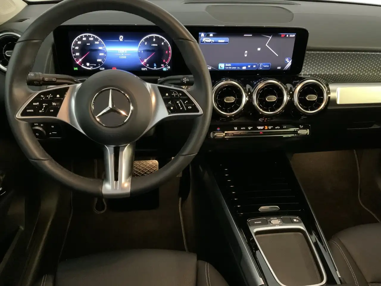 Mercedes-Benz GLB 200 9
