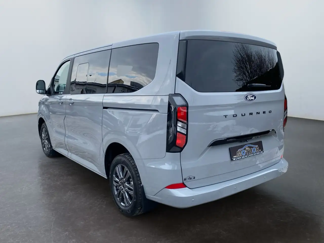 Ford Tourneo 4