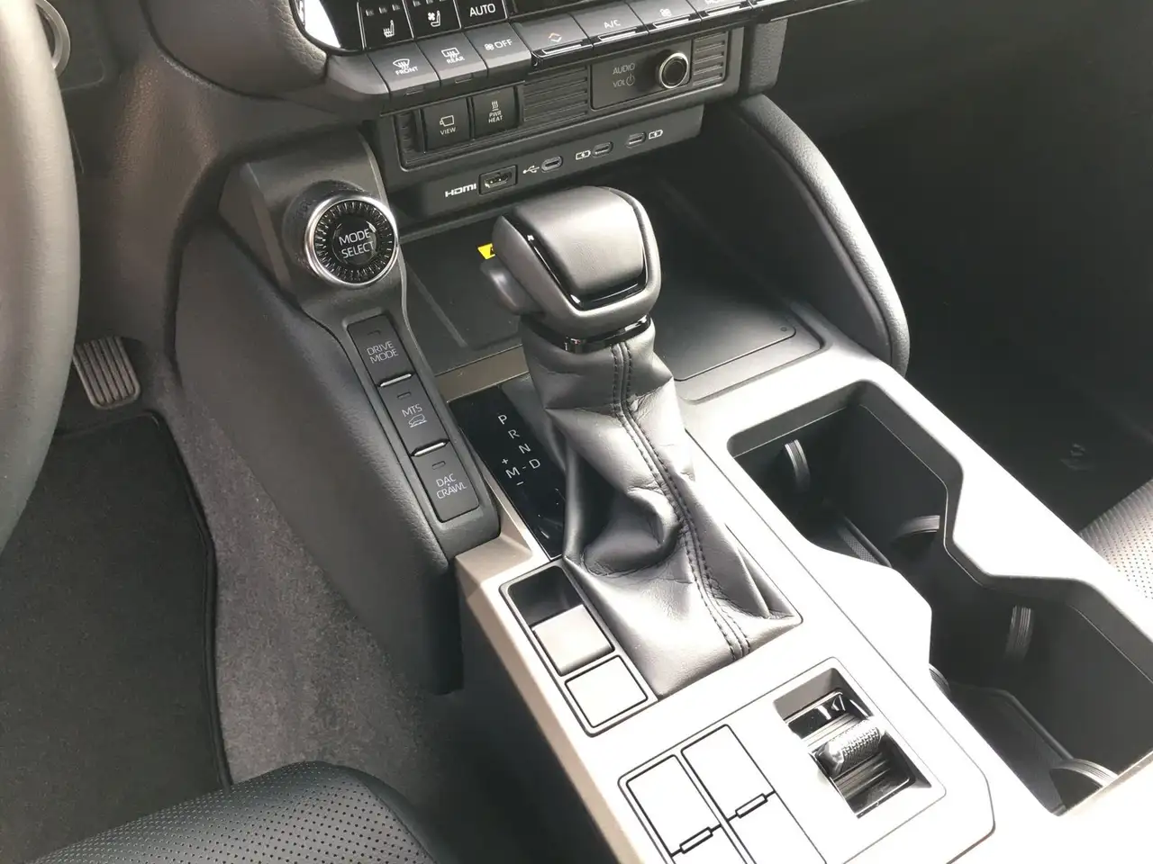 Toyota Land Cruiser 11
