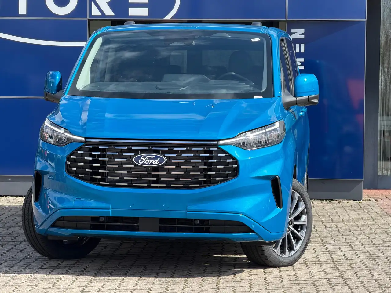 Ford Tourneo 4