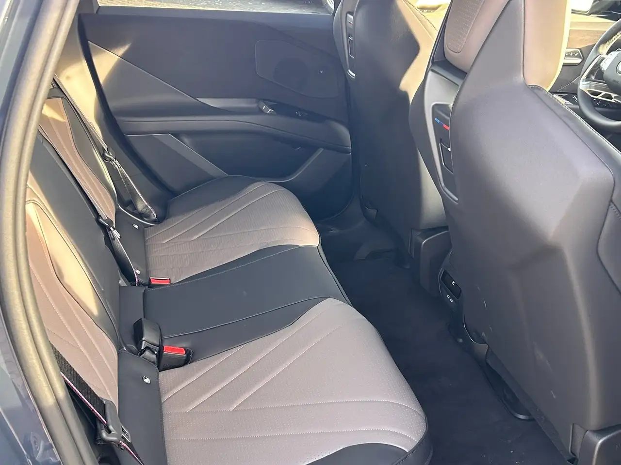 BMW iX3 50 9