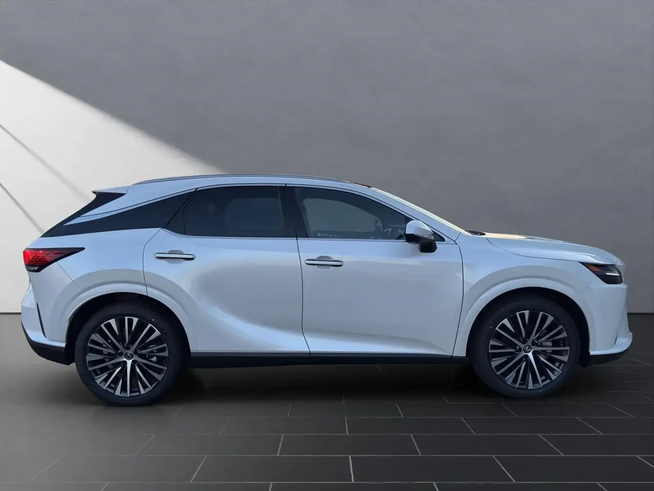 Lexus RX 6