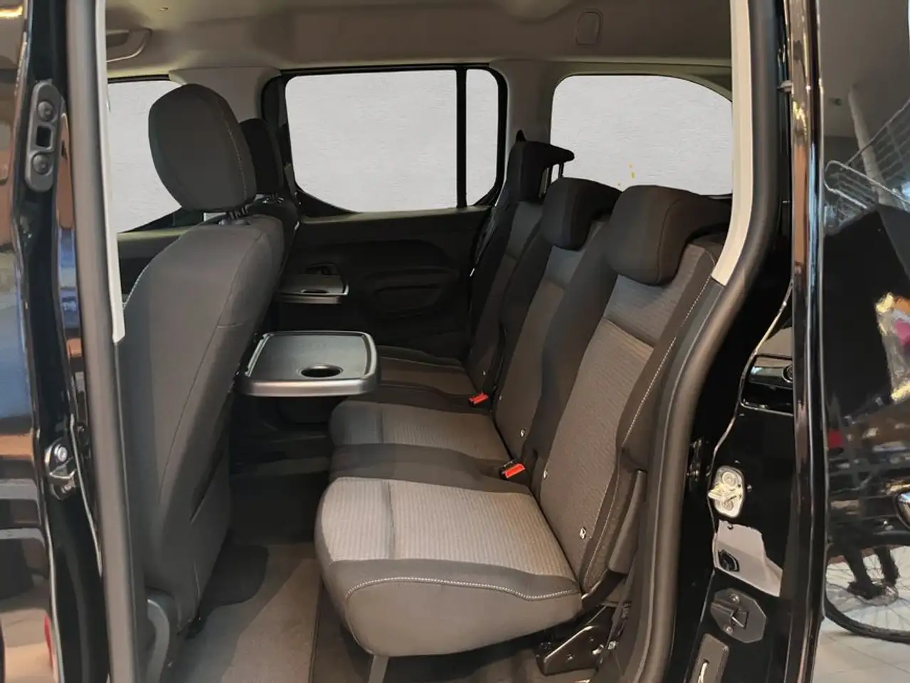 Toyota Proace 13
