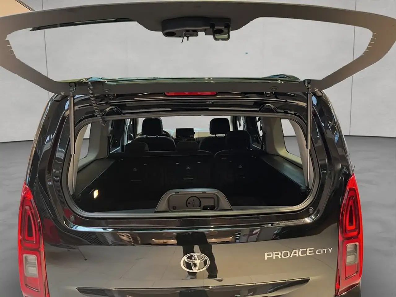 Toyota Proace 14