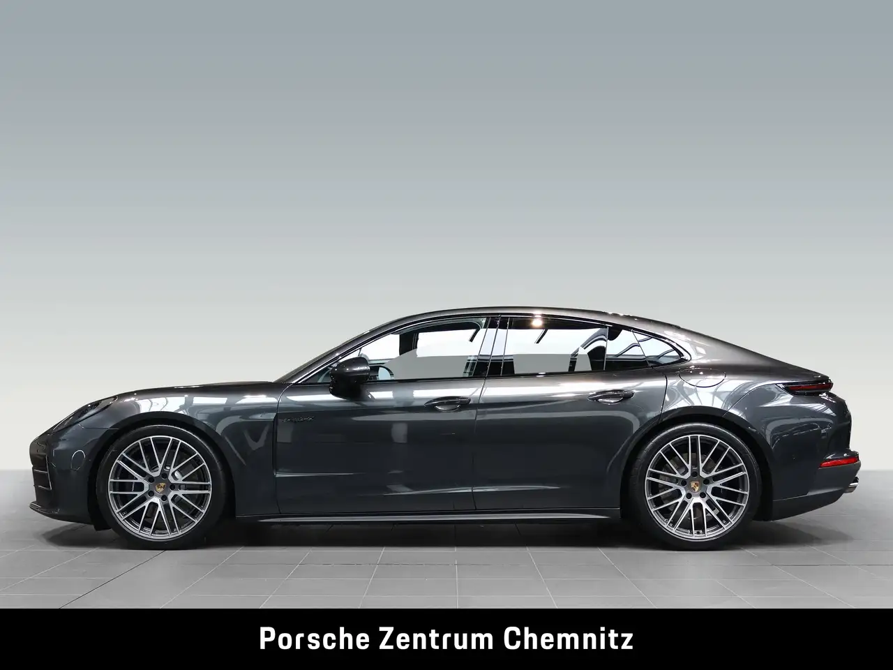 Porsche Panamera 4 2