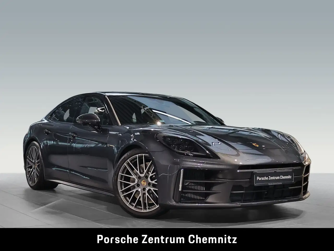 Porsche Panamera 4 9