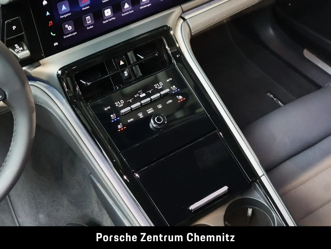 Porsche Panamera 4 14