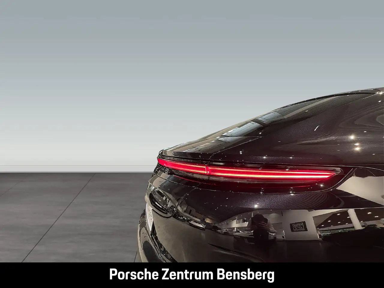 Porsche Panamera 4 10