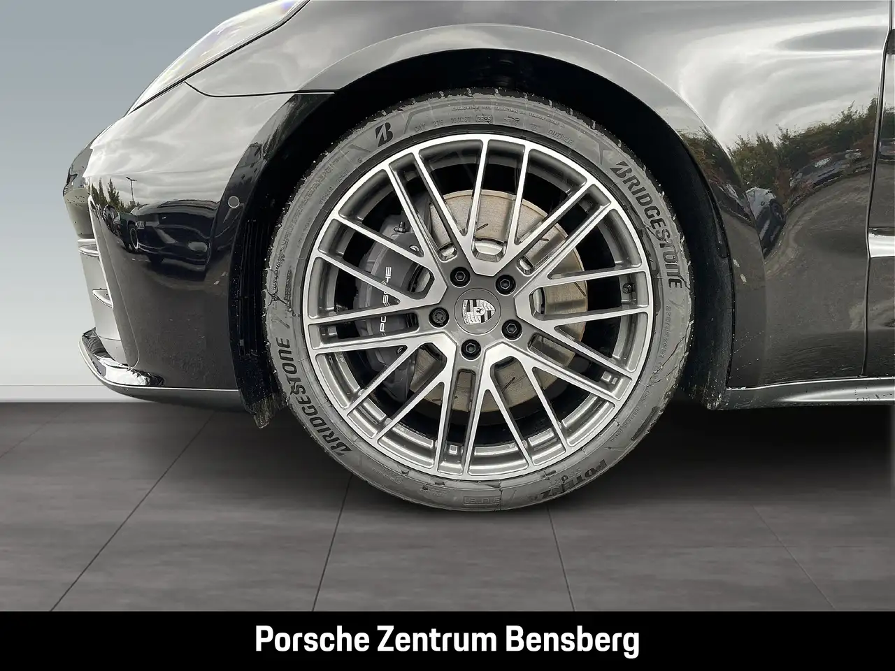 Porsche Panamera 4 11