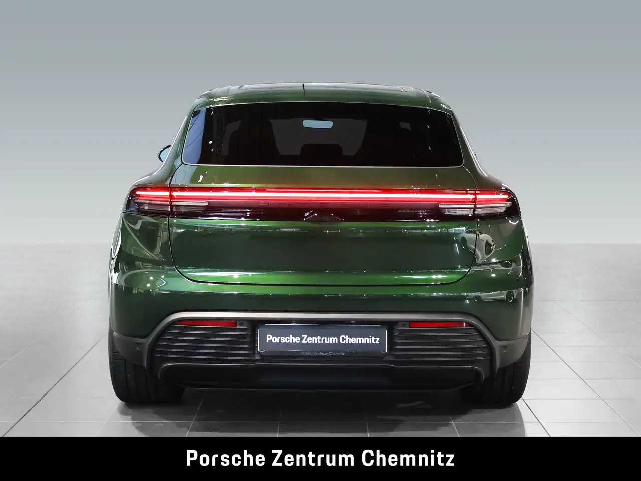 Porsche Macan 4 5