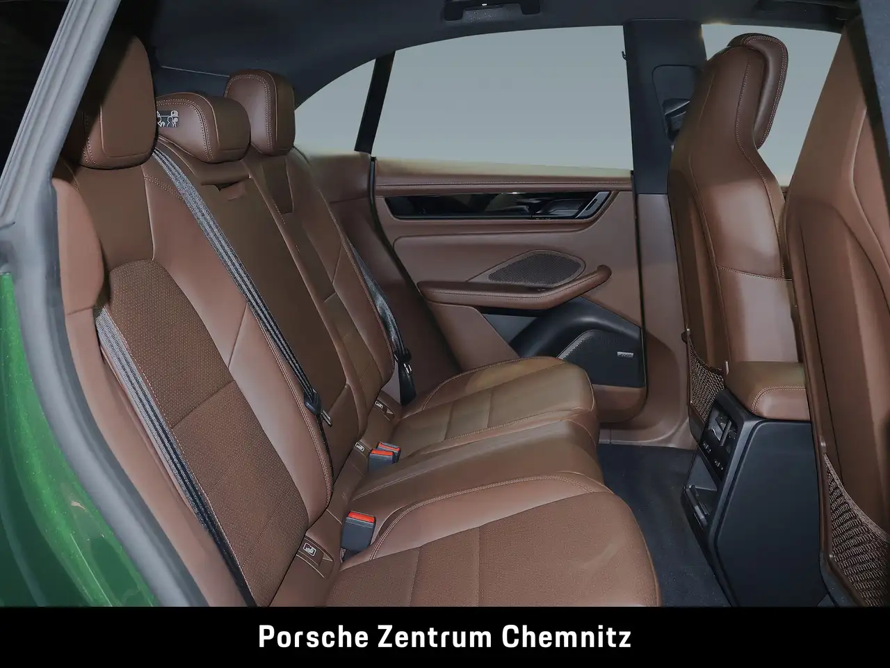 Porsche Macan 4 8