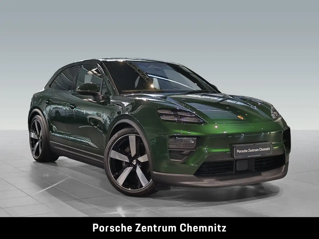 Porsche Macan 4 9