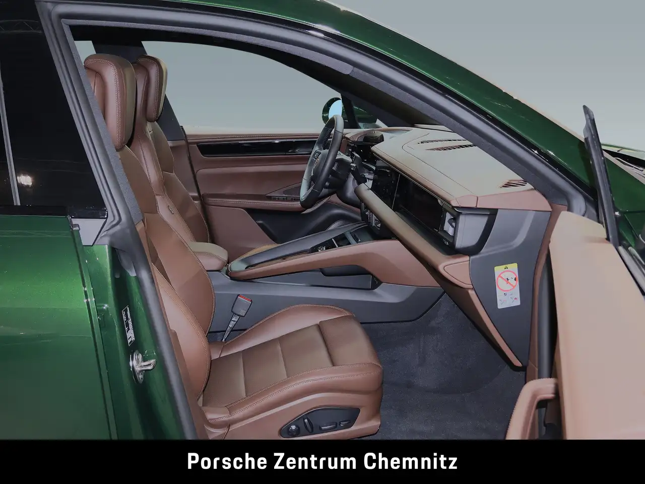 Porsche Macan 4 13