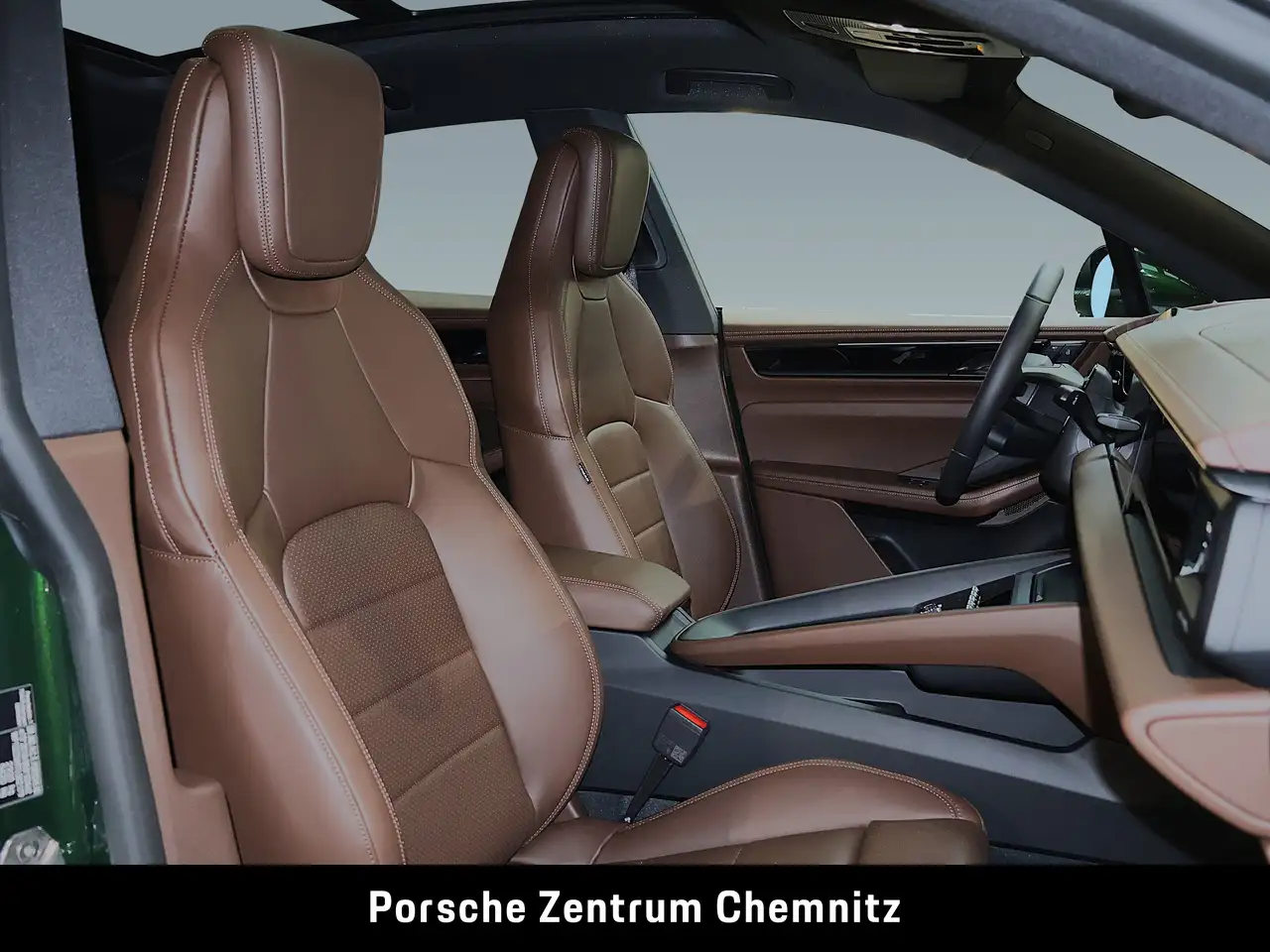 Porsche Macan 4 14