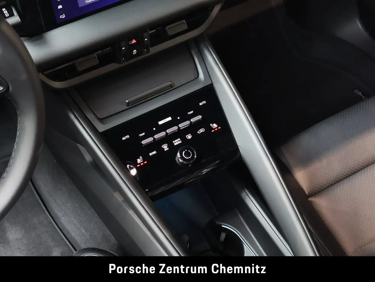 Porsche Macan 4 14