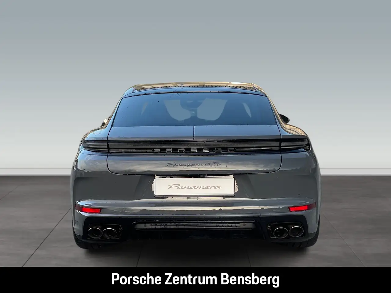 Porsche Panamera 8
