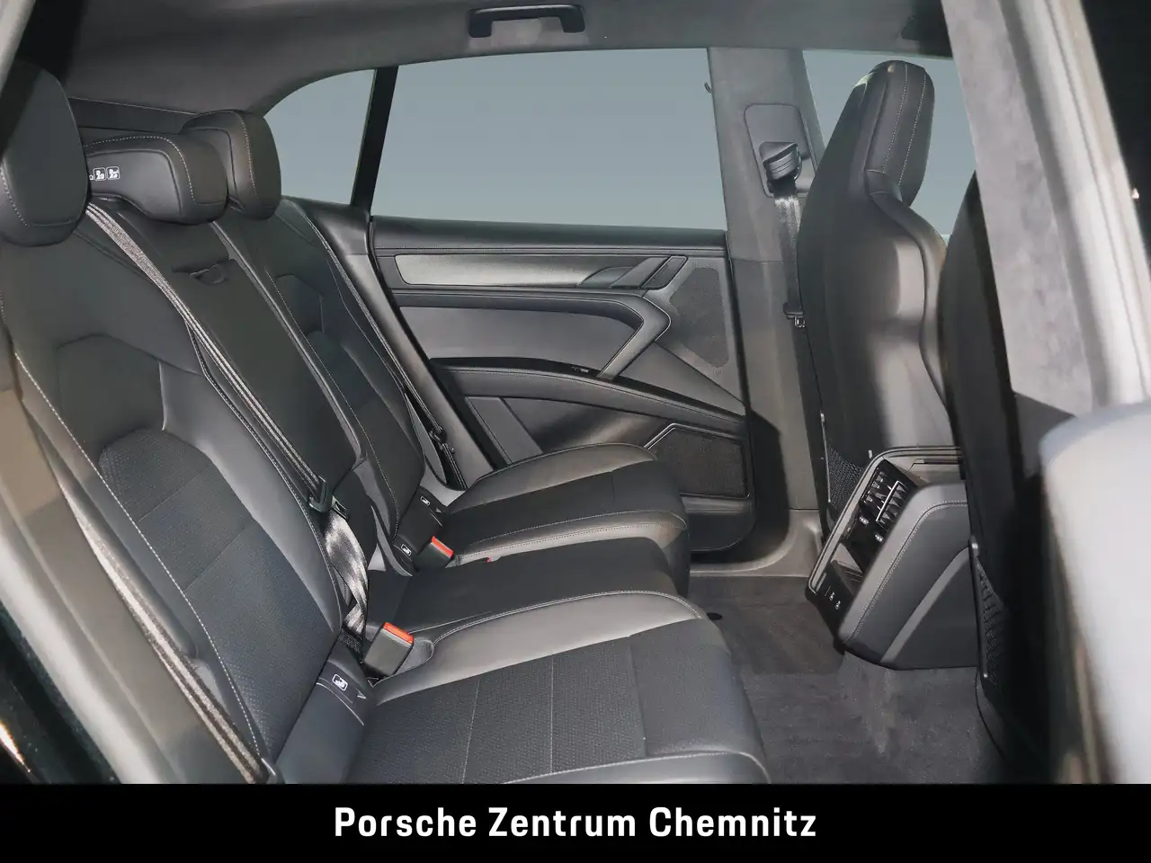 Porsche Cayenne 8