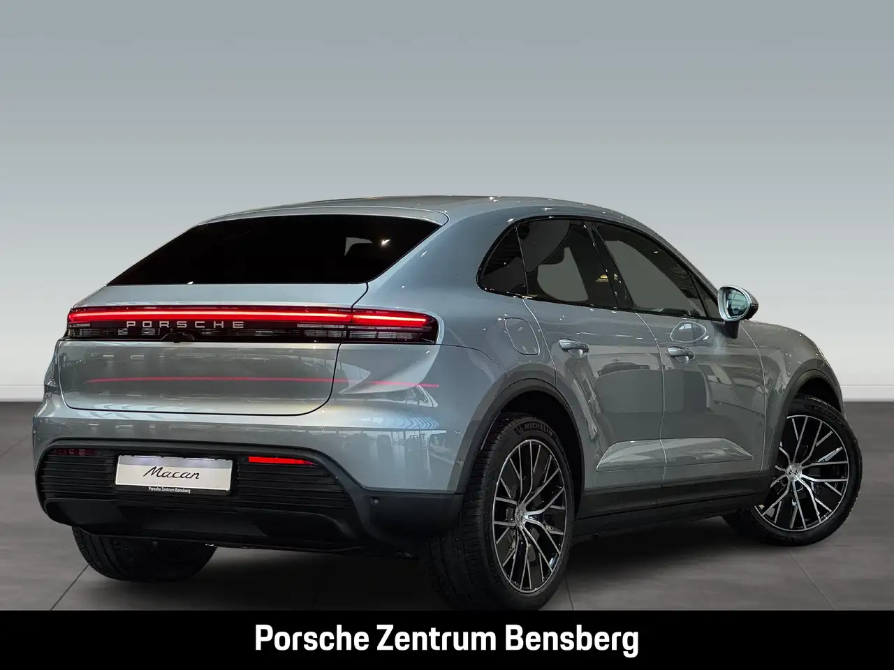 Porsche Macan 4