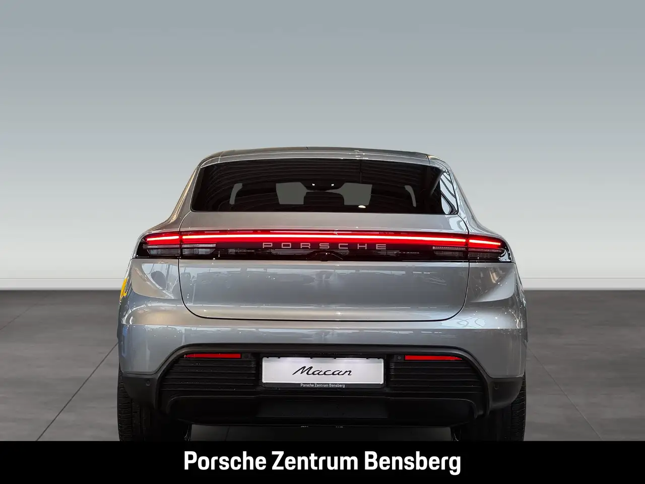 Porsche Macan 8