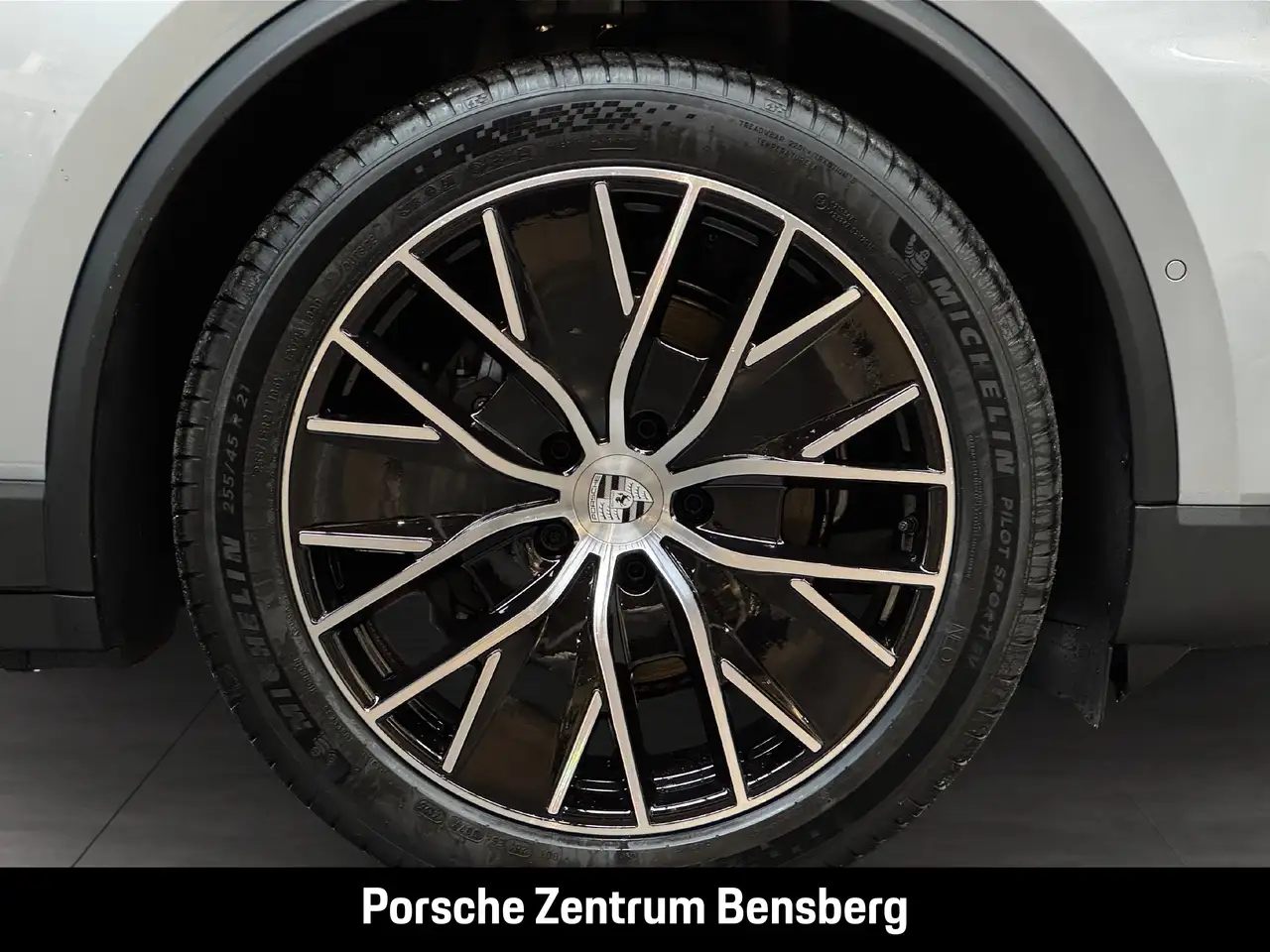 Porsche Macan 13