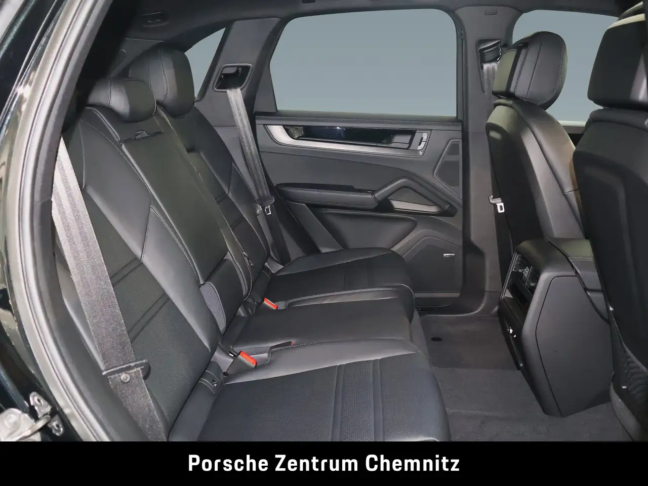 Porsche Cayenne 8