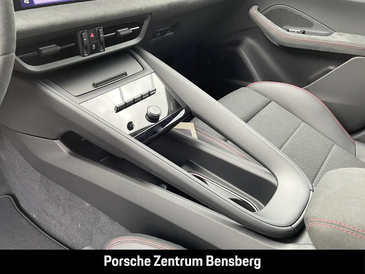 Porsche Macan 16