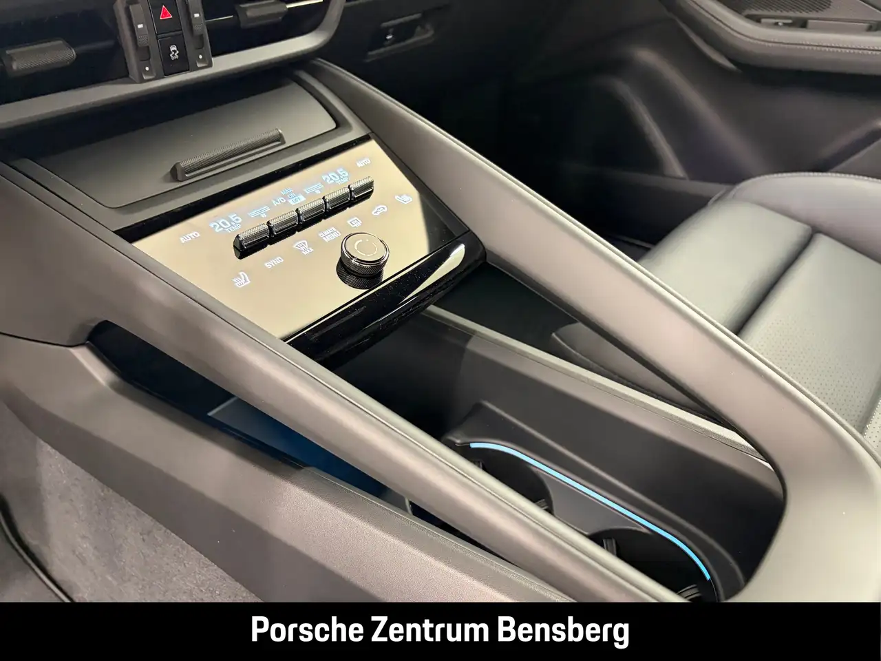 Porsche Macan 16