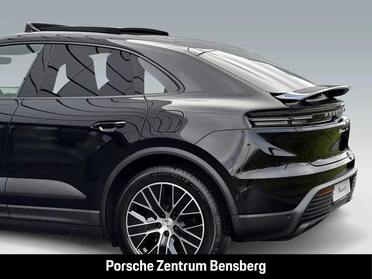 Porsche Macan 11