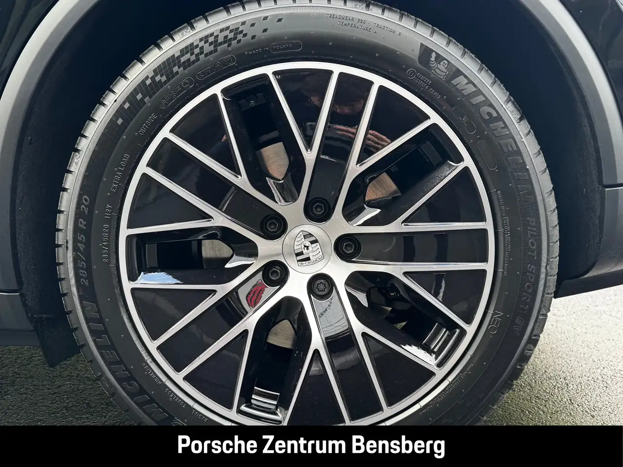 Porsche Macan 13