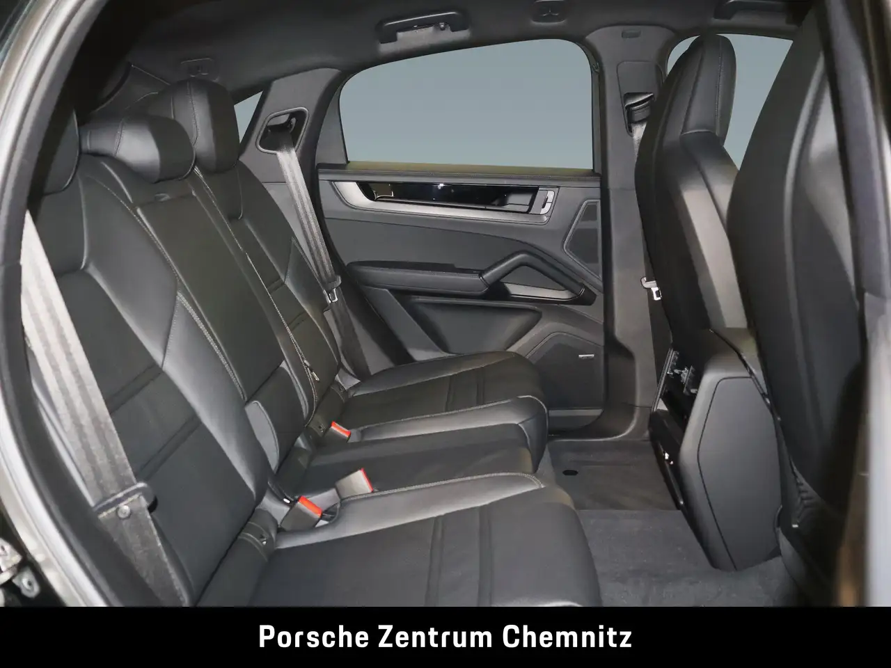 Porsche Cayenne 8