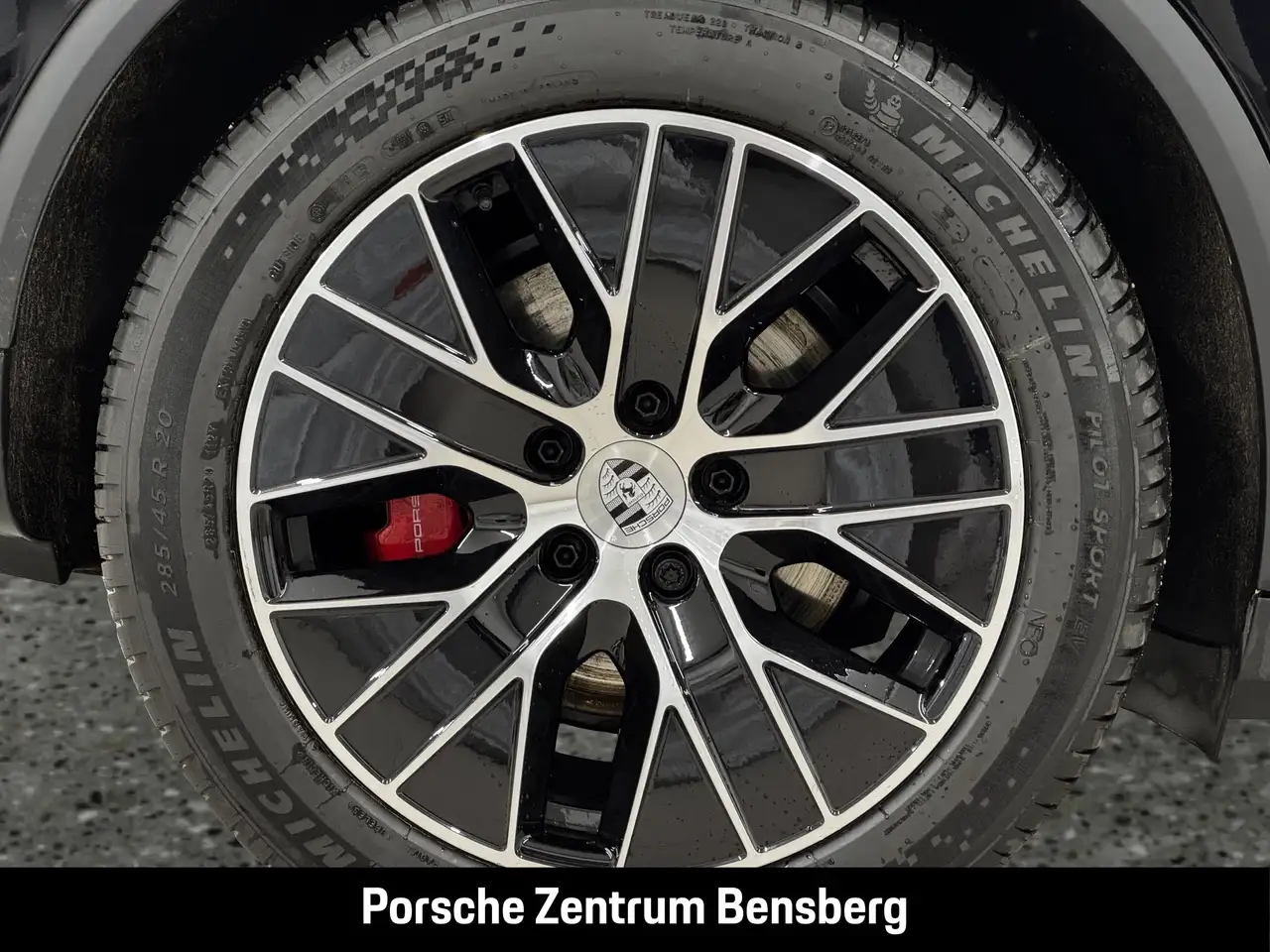 Porsche Macan 16